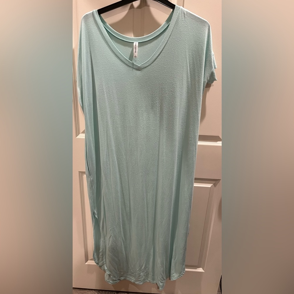 Zenana Outfitters size Large. Mint green
